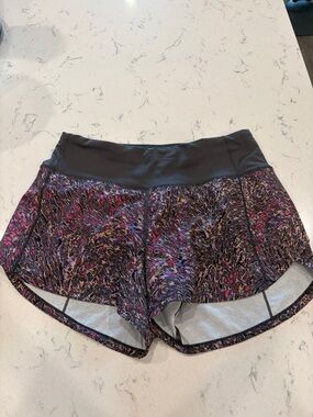 lululemon athletica Black Waistband Multicolor Print Athletic Shorts